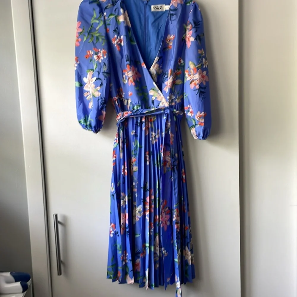 Eliza J Floral Print Pleated Faux Wrap Midi Dress‎ - Picture 2 of 5
